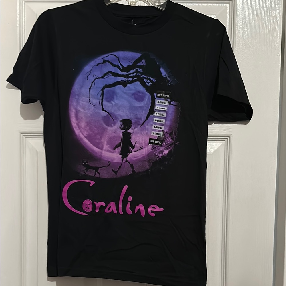 Hot Topic Purple and Black Graphic Tee